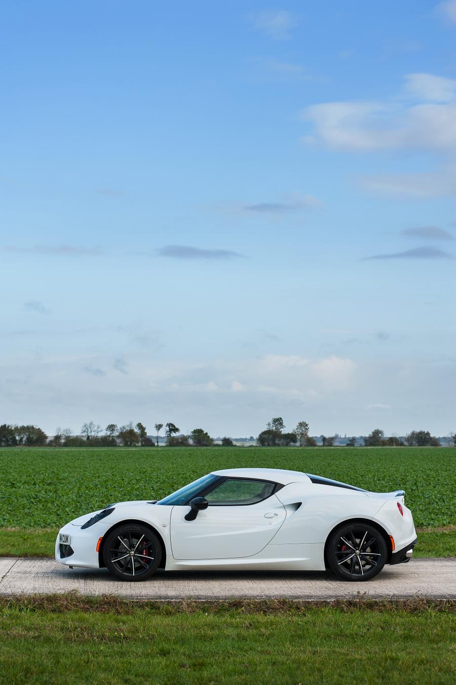  Alfa Romeo 4C 2015 года  (UK) (фото 24 из 45)